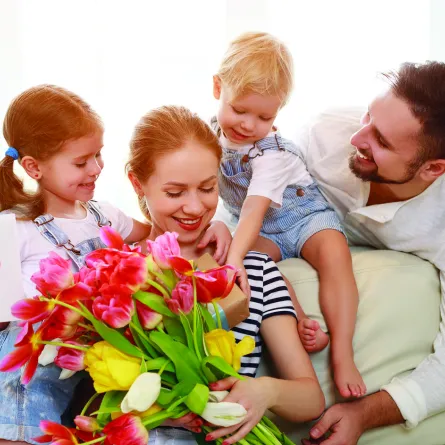 للآباء .. طرق للاحتفال باليوم العالمي للمرأة مع أطفالك 