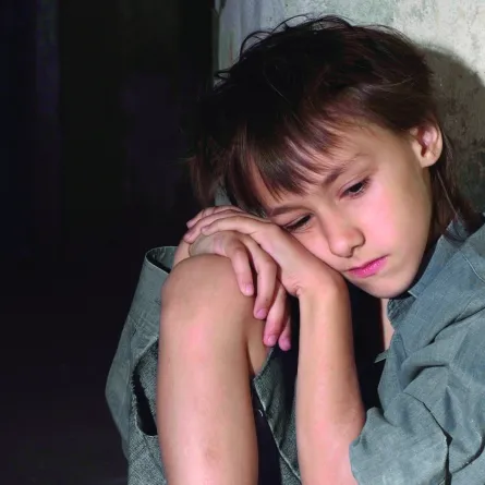 صورة لطفل حزين