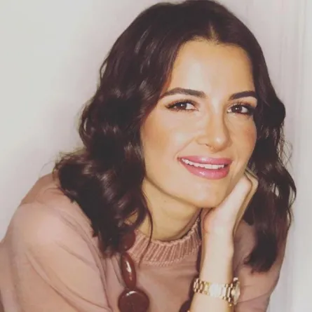 شاهد.. أول صورة واضحة لـ شام الذهبي مع خطيبها الجديد