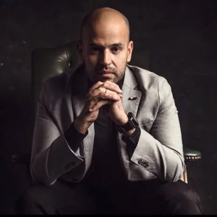 المطرب أبو يعلن إصابته بفيروس كورونا للمرة الثانية