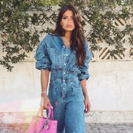 ارتدي الجمبسوت الدنيم على طريقة ليدي فوزاز