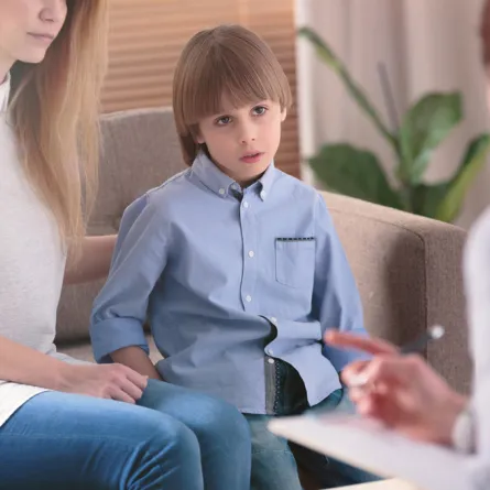 كيف أعرف أن طفلي مصاب بالتوحد؟