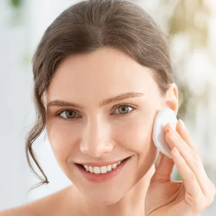 أفضل مستحضرات تنظيف البشرة بالحليب