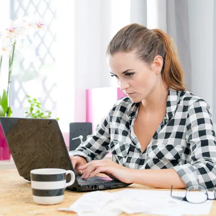 طريقة التسجيل واستخدام تطبيق زووم