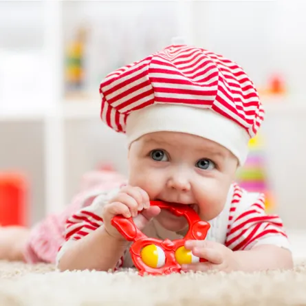 ما هو أصل خرافة علاقة التسنين بالحمى؟