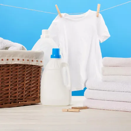 طرق إزالة البقع السود عن الملابس 