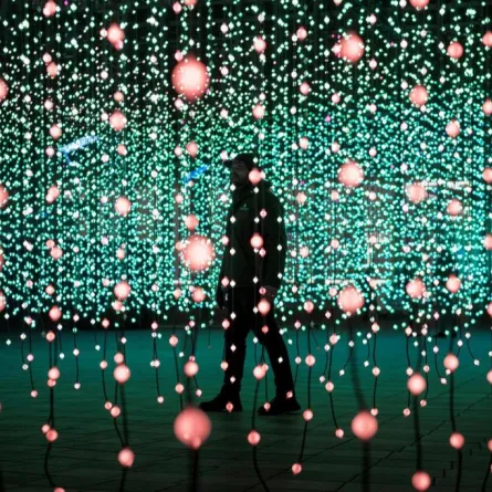 نور الرياض يستقبل أكثر من 100 ألف زائر