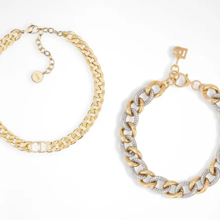 موديلات قلادات تشوكر من أهم الماركات موضة 2021