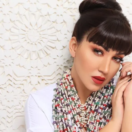 أسماء لمنور: الفن حرمني من عائلتي وأعاني من الغربة