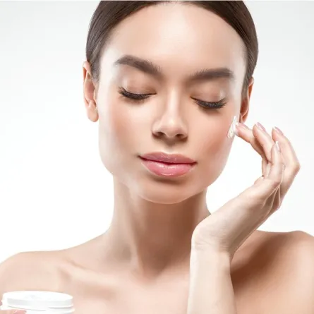 حمض الماندليك يحارب حب الشباب ويسمى بطل لماذا؟