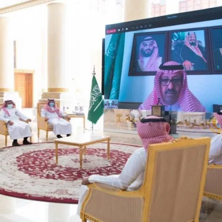 أمير الباحة يُطلق مُبادرة "كُن رياديًا" عبر الاتصال المرئي
