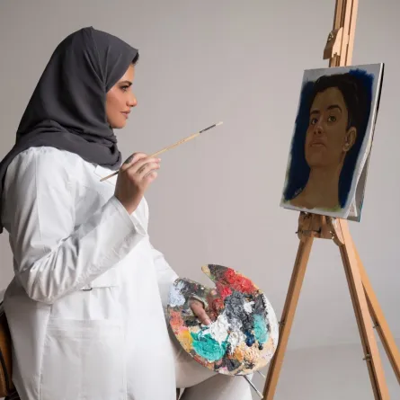 الفنانة التشكيلية علياء الشعيل: إقبال المجتمع السعودي على الفن التشكيلي يعد دافعًا لنا