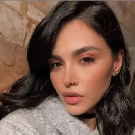 بالصور.. زواج الفنانة السورية يارا قاسم من مخرج سعودي