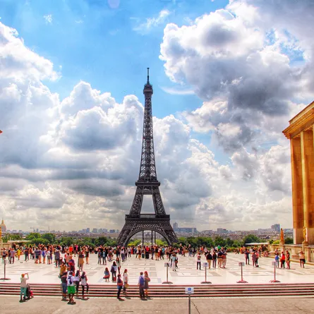 في يوم برج إيفل: 10 حقائق عن المعلم الأكثر تصويراً في السياحة العالمية