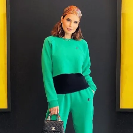 ما الزي الذي لا تستغني عنه مؤثرات الموضة؟