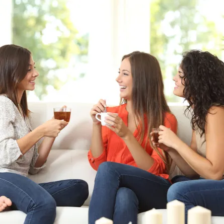 طرق لقضاء وقت ممتع مع الصديقات بالمنزل