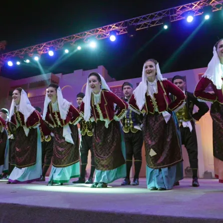 رقصات مونتينيغرو.. تبدّل لون الحقول على إيقاع الأكورديون في "أيام الشارقة التراثية 18"