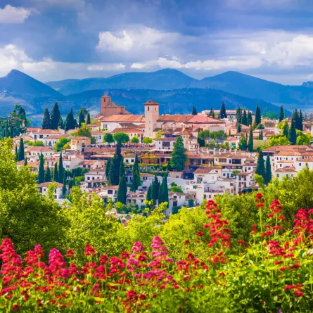 سياحة ثقافية تايخية في غرناطة الأندلسية