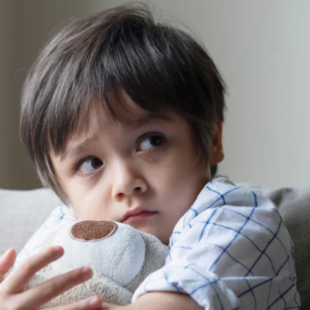 نصائح للتعامل مع خوف الطفل