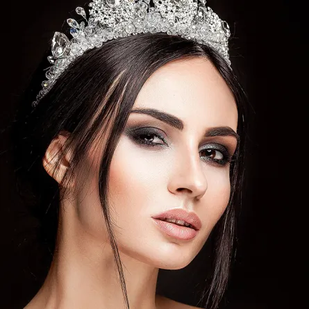 مستحضرات مكياج أساسية تحتاجها العروس