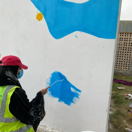     100 مشارك يدشنون مبادرة أنسنة الفن في محافظة القطيف 