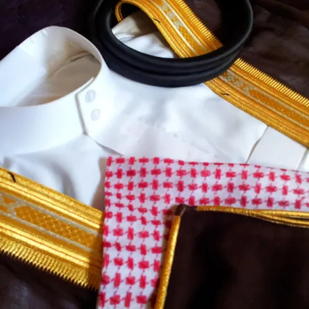 البشت العربي.. أناقة الرجولة ورمز العزة والهيبة