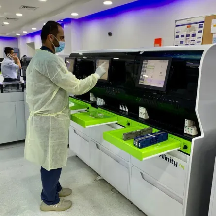 تشغيل الجيل الجديد من أجهزة الكيمياء في مستشفى شرق جدة