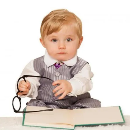  علامات ذكاء الطفل بعمر ثلاث سنوات