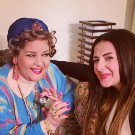 نهال عنبر تؤكد لـ«سيدتي» إصابة دنيا سمير غانم ووالدتها دلال عبد العزيز بفيروس كورونا