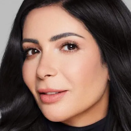 منى زكي تدعم مسلسل الطاووس بعد تهديدات بمنع عرضه