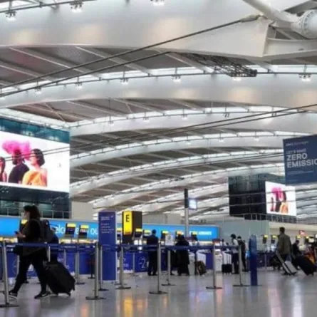 الصحة العالمية تحدد موقفها من إثبات التطعيم ضد كورونا شرطًا للسفر