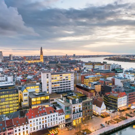 أنتويرب ساحة تجمع عشاق التاريخ والثقافة والموضة... 