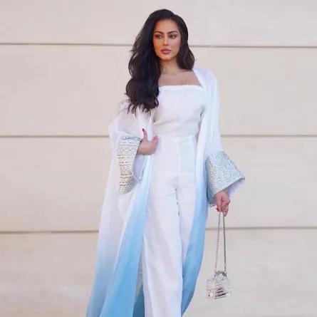 حقائب تناسب العبايات من وحي مدونات الموضة