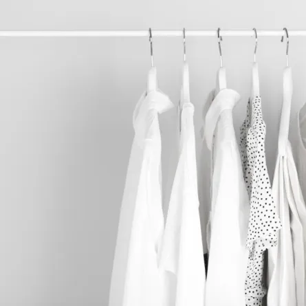 افضل طرق ازالة البقع من الثوب الابيض