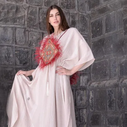 المصممة حنان الراضي : يجب مراعاة ما يناسب طبيعة أجسامنا ومجتمعنا