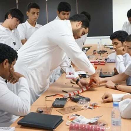 800 طالب وطالبة ينهون برنامج موهبة الإثرائي لما بعد المدرسة