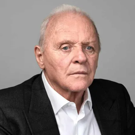 أنتوني هوبكنز يصبح أكبر ممثل يحصل على الأوسكار بعمر الـ83 عاماً