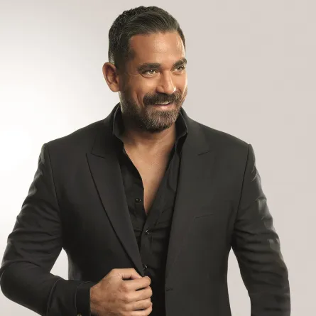 شاهد أمير كرارة يضرب محمد سامي بالنبوت: يمكن يحس بالوجع