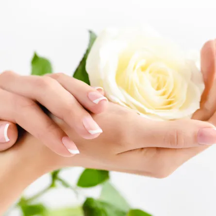 خلطة زبدة الشيا لتفتيح اليدين