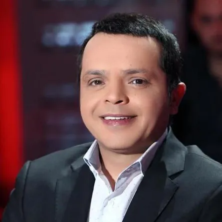 بالصورة.. محمد هنيدي يستعرض وسامته ويمنح التريند لبهاء سلطان 