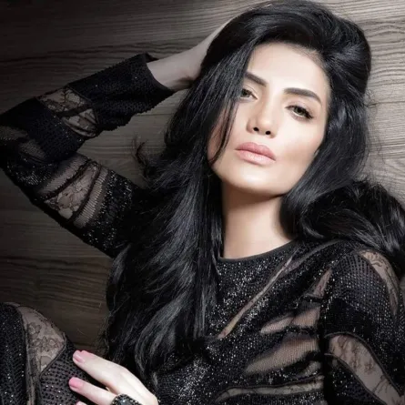 أول صورة لحورية فرغلي فور وصولها مطار القاهرة 