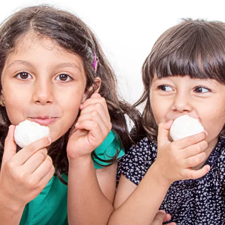 كعك العيد بين الفوائد والأضرار..للطفل