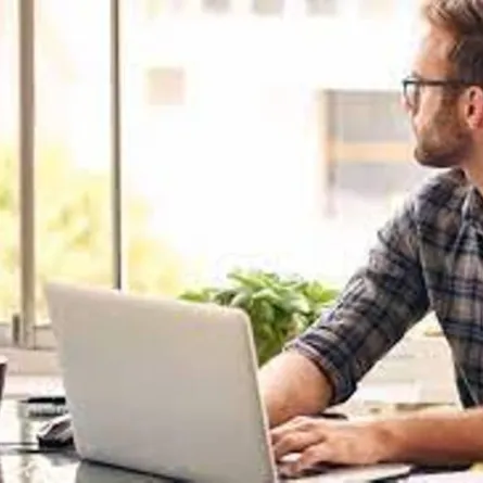 دراسة تكشف عن أفضل مواقع جلوس في أماكن العمل لزيادة الإنتاجية