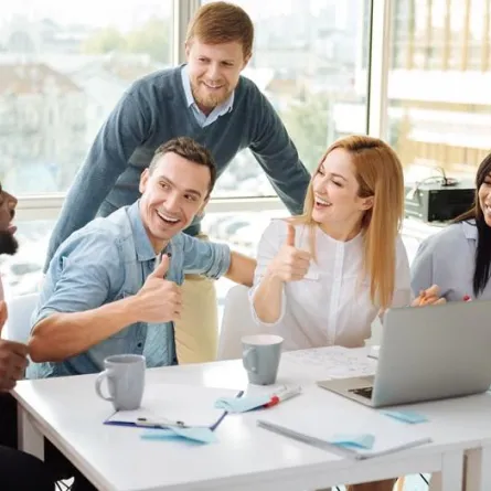 طرق لتعزيز التواصل الداخلي في الشركات