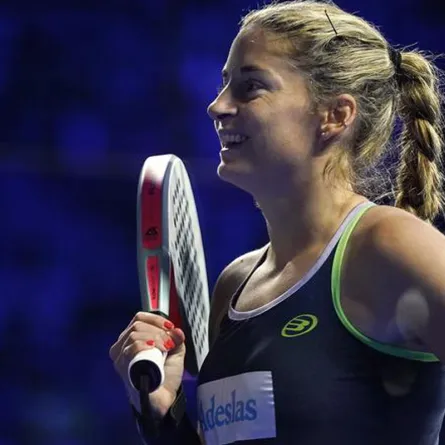 دبي تستضيف بطلة العالم الأولى في البادل تنس