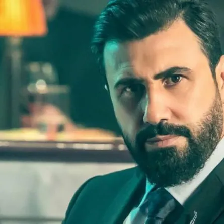 شاهد .. ما علاقة خالد القيش وابنه بـ محمد رمضان؟