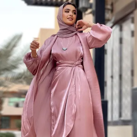 عبايات أنيقة للعيد