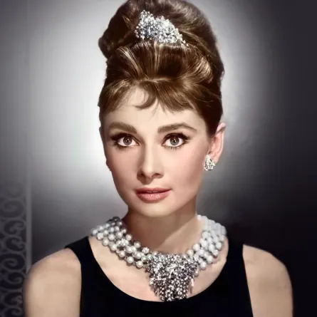 أفخر مجوهرات أودري هيبورن في ذكرى ميلادها في شهر مايو