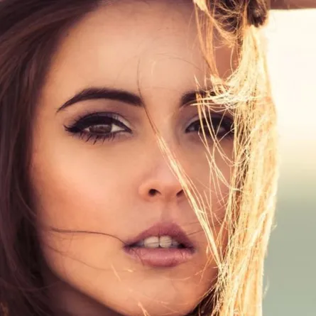 هل يغنيك كريم الأساس بعامل حماية من الشمس عن الواقي الشمسي؟