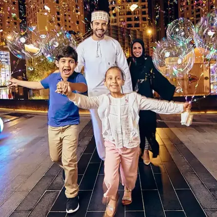 العيد.. فرحة واحدة رغم اختلاف الطقوس